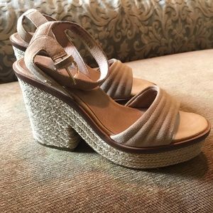 Ugg wedge Sandal